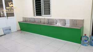 thi công chậu rửa tay công nghiệp cho trường học