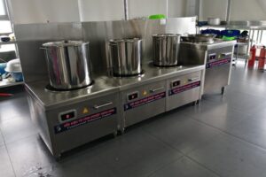 Cách Giảm Nhiệt Khu Bếp Nhà Hàng Bằng Bếp Điện Từ Công Nghiệp