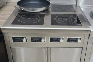 Nên Chọn Bếp Gas Hay Bếp Từ Công Nghiệp?